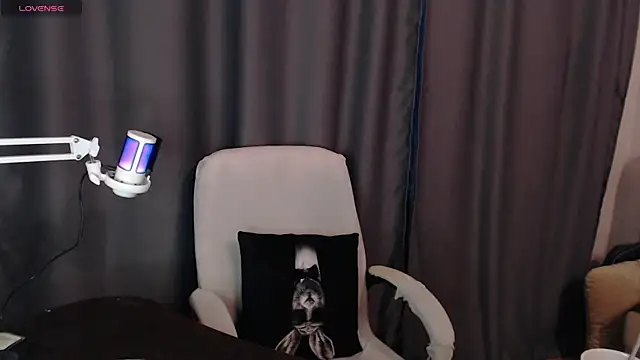 Snapshot of Cassie_Bae chatting on December 2024 01:11:02 PM Cassie Bae online show from December 2024 01:11:02 PM