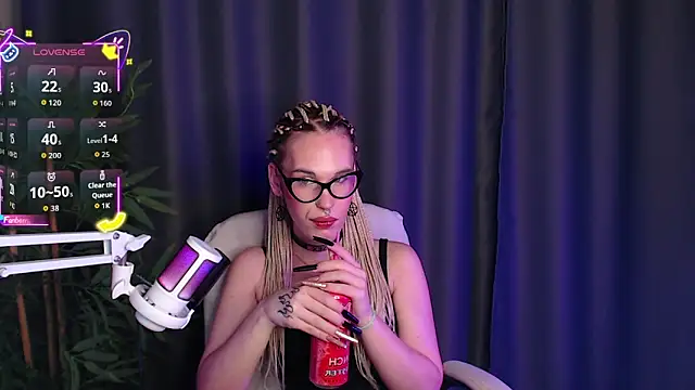 Snapshot of Cassie_Bae chatting on December 2025 09:02:01 PM Cassie Bae online show from December 2025 09:02:01 PM