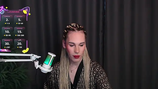 Snapshot of Cassie_Bae chatting on December 2025 07:47:02 AM Cassie Bae online show from December 2025 07:47:02 AM