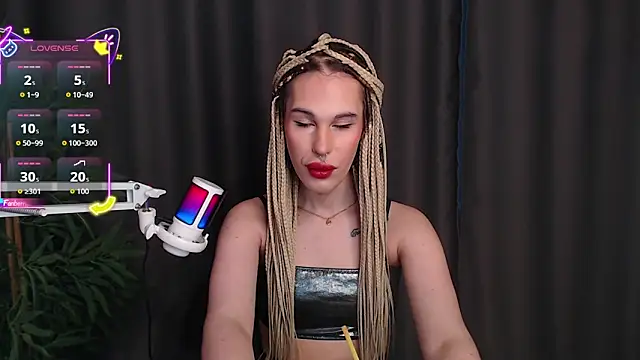 Snapshot of Cassie_Bae chatting on December 2025 08:32:02 AM Cassie Bae online show from December 2025 08:32:02 AM