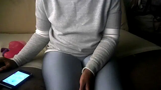 Snapshot of NicoleBitch87 chatting on March 2025 06:19:01 AM NicoleBitch87 online show from March 2025 06:19:01 AM