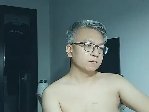 leoUSIR online show from September 2025 03:24:01 PM