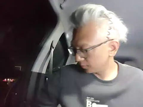 Snapshot of leoUSIR chatting on May 2026 12:44:02 PM leoUSIR online show from May 2026 12:44:02 PM