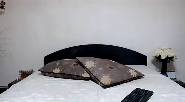 Snapshot of EveeRose chatting on December 2024 06:35:01 AM EveeRose online show from December 2024 06:35:01 AM