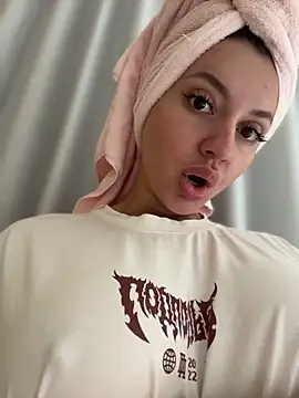 Snapshot of JulliaVegas chatting on March 2026 02:27:01 AM JulliaVegas online show from March 2026 02:27:01 AM