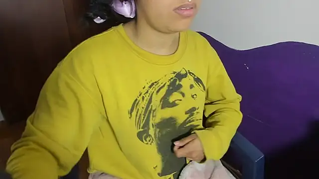 Snapshot of Natymontiell_ chatting on December 2024 01:21:01 PM Natymontiell online show from December 2024 01:21:01 PM