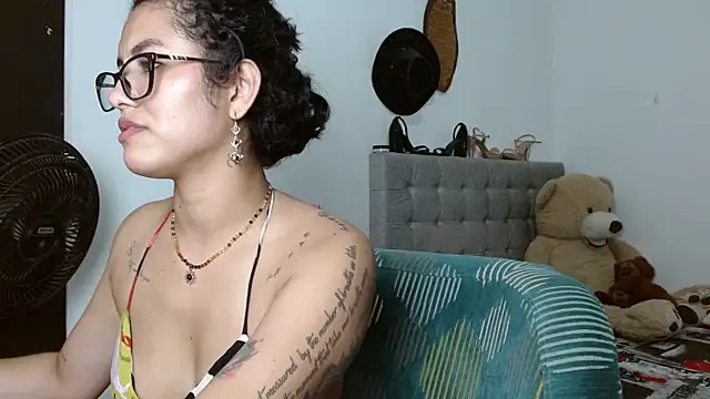Snapshot of Sexy_Lia_ chatting on April 2026 02:51:02 AM Sexy Lia online show from April 2026 02:51:02 AM