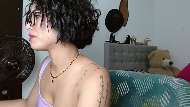 Snapshot of Sexy_Lia_ chatting on May 2026 12:19:02 AM Sexy Lia online show from May 2026 12:19:02 AM