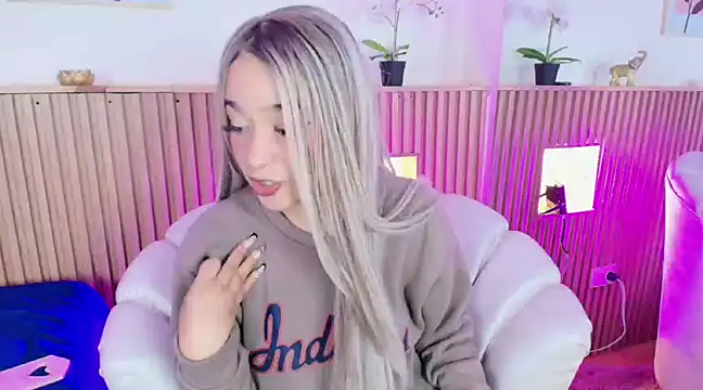 Snapshot of EmmaJhonnsson chatting on March 2025 02:55:02 AM EmmaJhonnsson online show from March 2025 02:55:02 AM