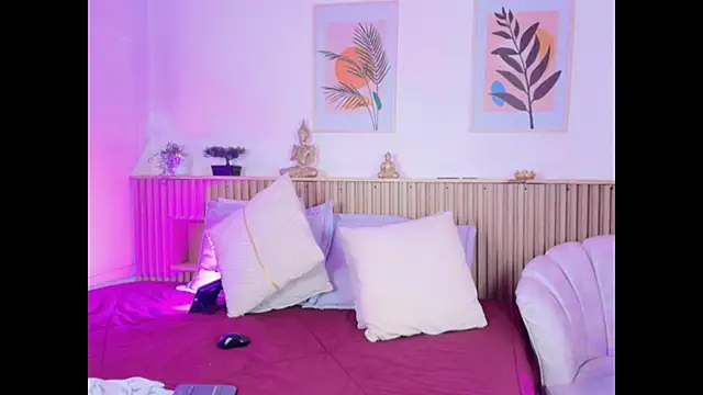 Snapshot of EmmaJhonnsson chatting on March 2025 08:46:02 PM EmmaJhonnsson online show from March 2025 08:46:02 PM