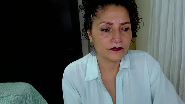 Snapshot of arianna_ros3 chatting on June 2026 01:21:02 AM arianna ros3 online show from June 2026 01:21:02 AM