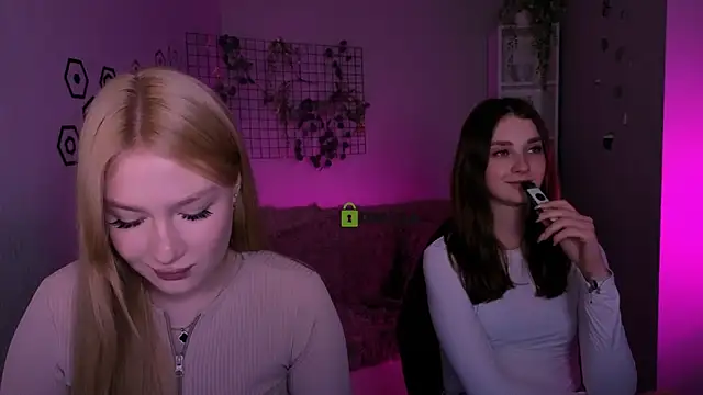 playful sophie online show from April 2026 07:47:02 PM