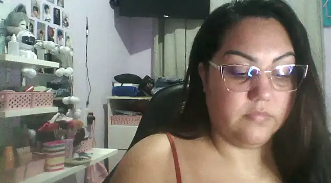 Paolaa hoot online show from February 2025 04:14:02 AM