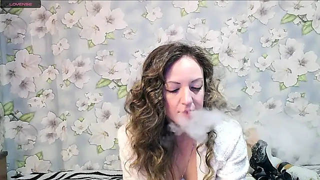 KattyLuuu online show from February 2025 03:24:01 AM