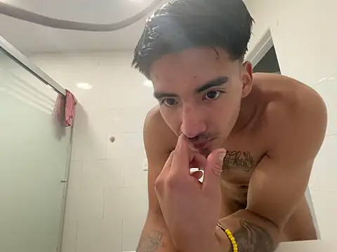 Snapshot of GIOOOO568 chatting on October 2025 03:47:02 AM GIOOOO568 online show from October 2025 03:47:02 AM