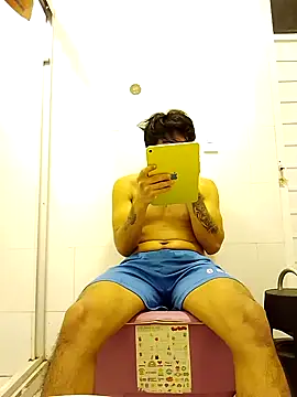 Snapshot of GIOOOO568 chatting on February 2026 07:43:02 AM GIOOOO568 online show from February 2026 07:43:02 AM