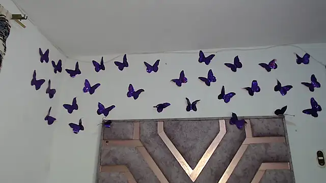 Anny Fox- online show from December 2025 04:10:02 AM