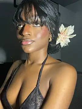 Snapshot of Zizi-campbel chatting on January 2025 04:58:02 AM Zizi-campbel online show from January 2025 04:58:02 AM