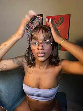 Snapshot of Zizi-campbel chatting on February 2026 09:48:02 AM Zizi-campbel online show from February 2026 09:48:02 AM