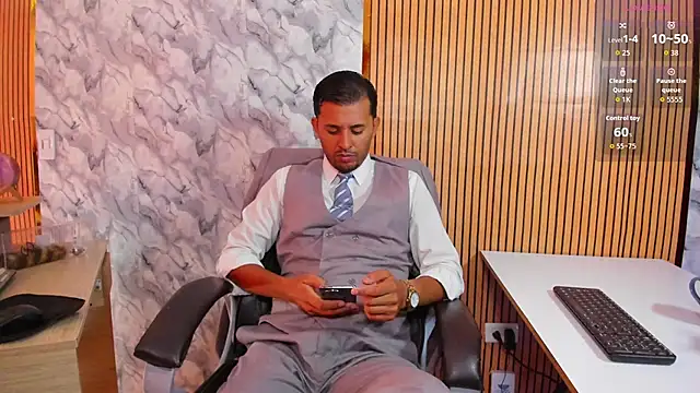 Hideintheoffice online show from April 2026 01:12:02 PM