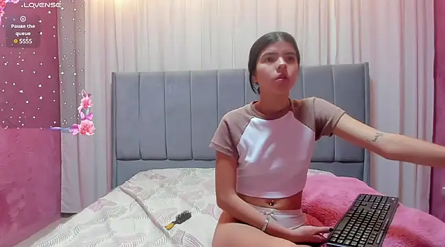 Maddy bennet online show from December 2024 08:26:02 PM