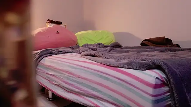 Night Scoop Cam online show from December 2024 04:39:01 PM