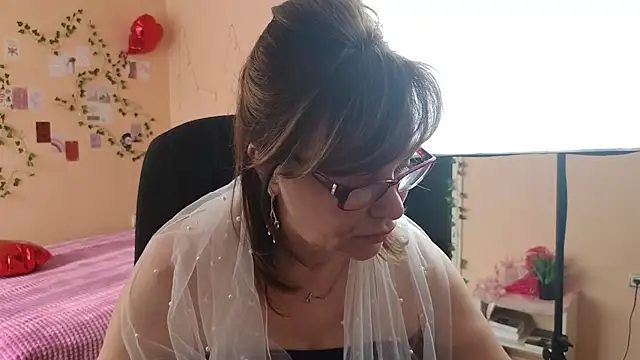 Miss Moren online show from March 2026 06:17:01 AM