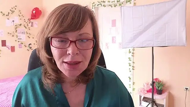 Miss Moren online show from March 2026 05:33:02 AM