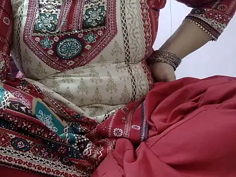 Housewife12 online show from November 2025 08:20:01 AM