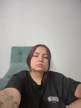 Snapshot of Ema_kraus chatting on April 2026 01:25:02 AM Ema kraus online show from April 2026 01:25:02 AM