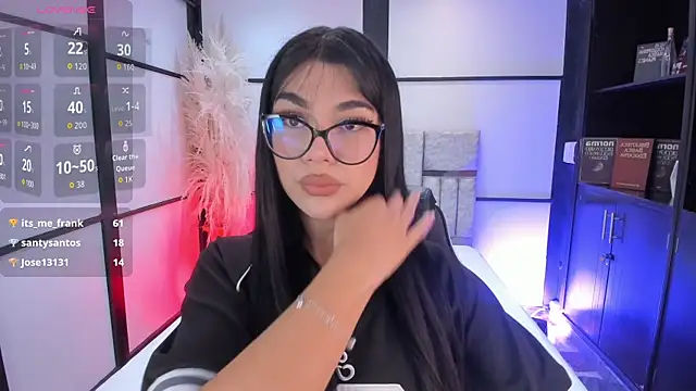 RoseCassie online show from December 2025 01:05:01 PM