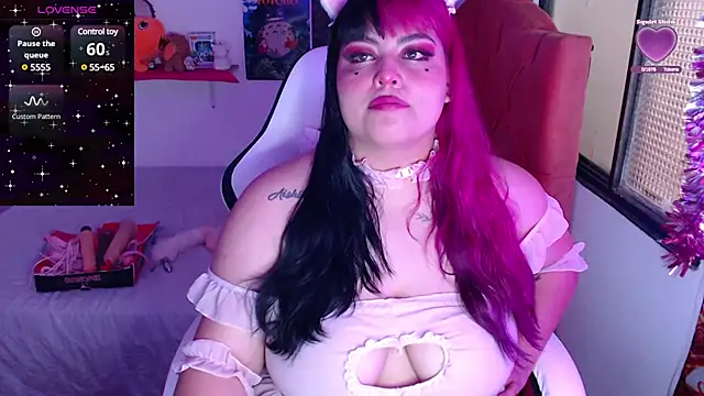 Snapshot of Pinky-Flower chatting on January 2025 03:55:02 PM Pinky-Flower online show from January 2025 03:55:02 PM