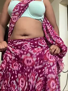 Snapshot of priyadevi17 chatting on December 2024 07:50:02 PM priyadevi17 online show from December 2024 07:50:02 PM