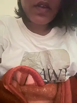 Snapshot of priyadevi17 chatting on January 2025 11:44:02 AM priyadevi17 online show from January 2025 11:44:02 AM