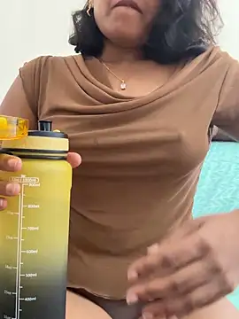 Snapshot of priyadevi17 chatting on September 2025 08:51:02 AM priyadevi17 online show from September 2025 08:51:02 AM