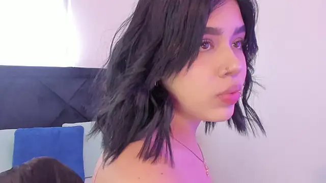 Lily Woodz online show from December 2025 07:11:01 PM