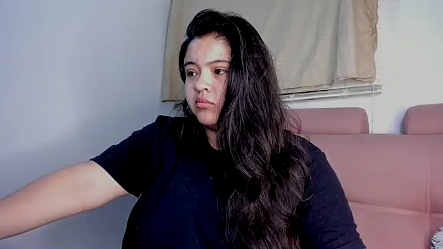 lizzie c online show from October 2025 08:18:01 AM