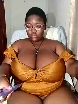 Snapshot of Damm_Bobbies chatting on June 2026 08:35:02 PM Damm Bobbies online show from June 2026 08:35:02 PM