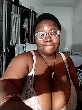 Snapshot of Damm_Bobbies chatting on July 2026 10:25:02 PM Damm Bobbies online show from July 2026 10:25:02 PM