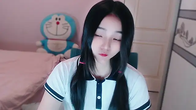 xiao-xiao-D online show from October 2025 08:37:01 AM