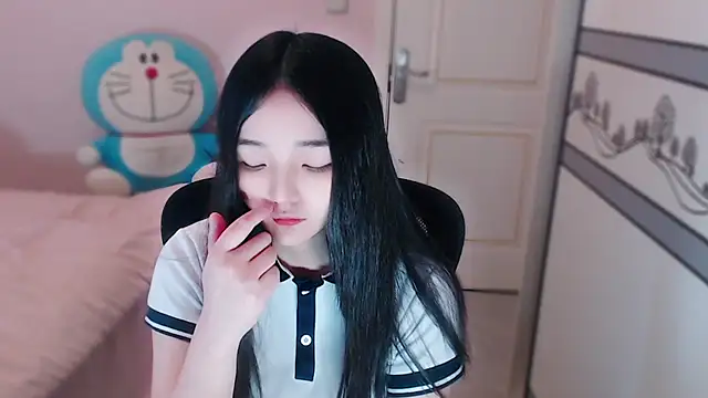 xiao-xiao-D online show from October 2025 08:47:02 AM