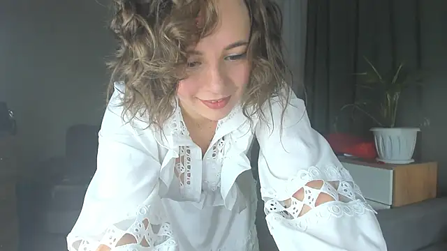 Snapshot of Cute_smile_sharon chatting on December 2024 01:39:02 AM Cute smile sharon online show from December 2024 01:39:02 AM