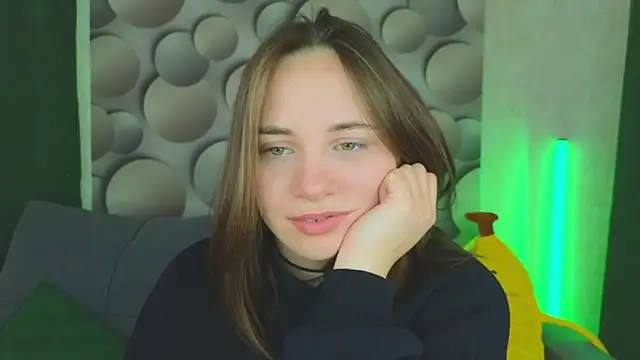 Snapshot of Cute_smile_sharon chatting on March 2025 06:16:01 AM Cute smile sharon online show from March 2025 06:16:01 AM