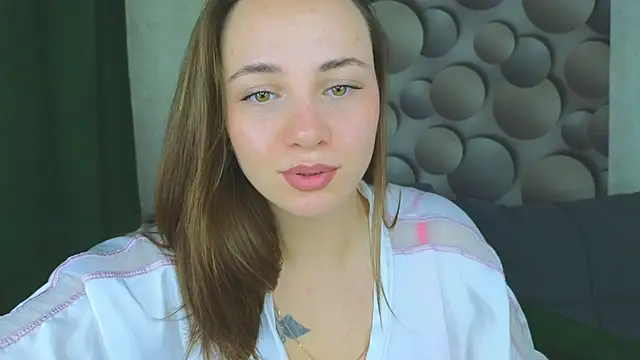 Snapshot of Cute_smile_sharon chatting on September 2025 04:01:02 AM Cute smile sharon online show from September 2025 04:01:02 AM