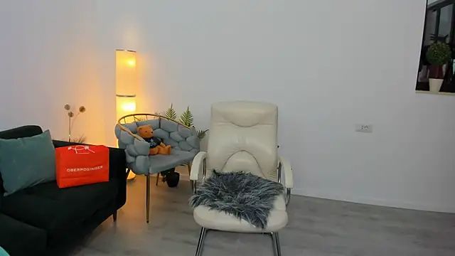 Aileen Stone online show from October 2025 03:46:01 PM