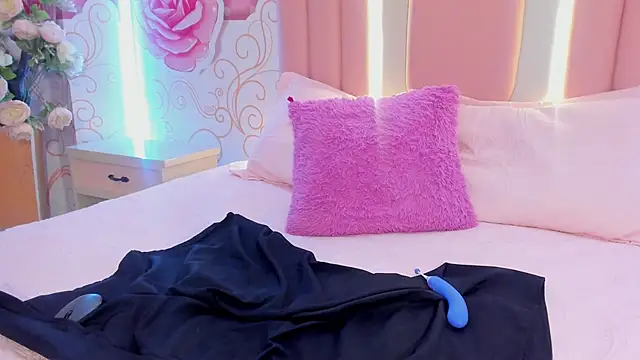 Snapshot of Lily_Martinez chatting on February 2025 02:00:01 AM Lily Martinez online show from February 2025 02:00:01 AM