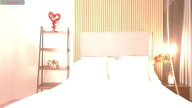 Sienna Blake  online show from October 2025 08:52:01 PM