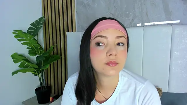 Snapshot of Samantha_Good chatting on May 2026 11:42:02 AM Samantha Good online show from May 2026 11:42:02 AM