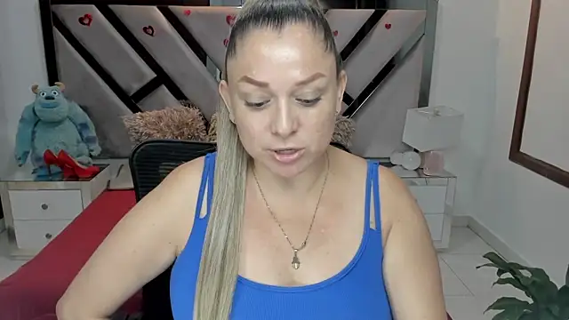 natalia5560 online show from November 2025 01:31:01 PM