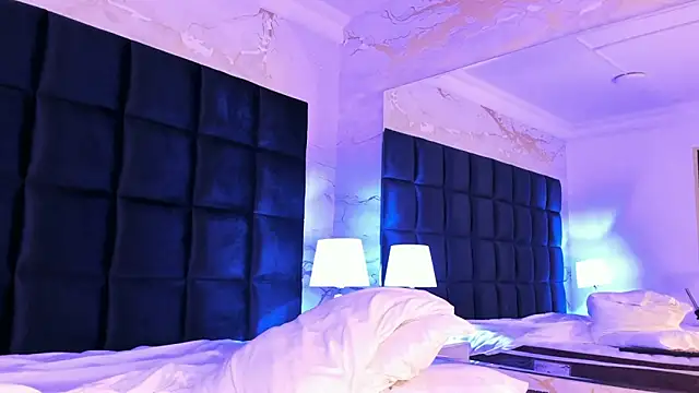 loladupont online show from March 2026 07:15:01 AM